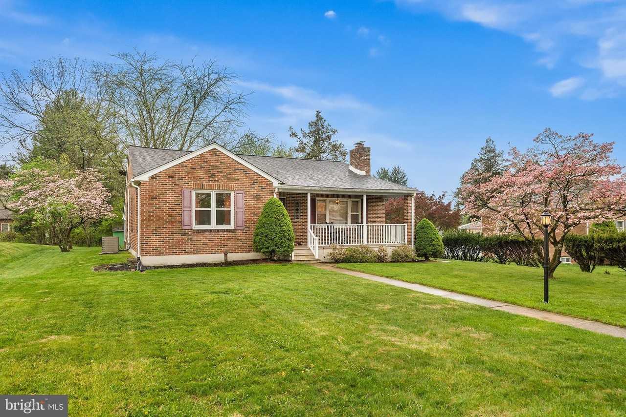 326 E Wayne Ave - Photo 2 of 24