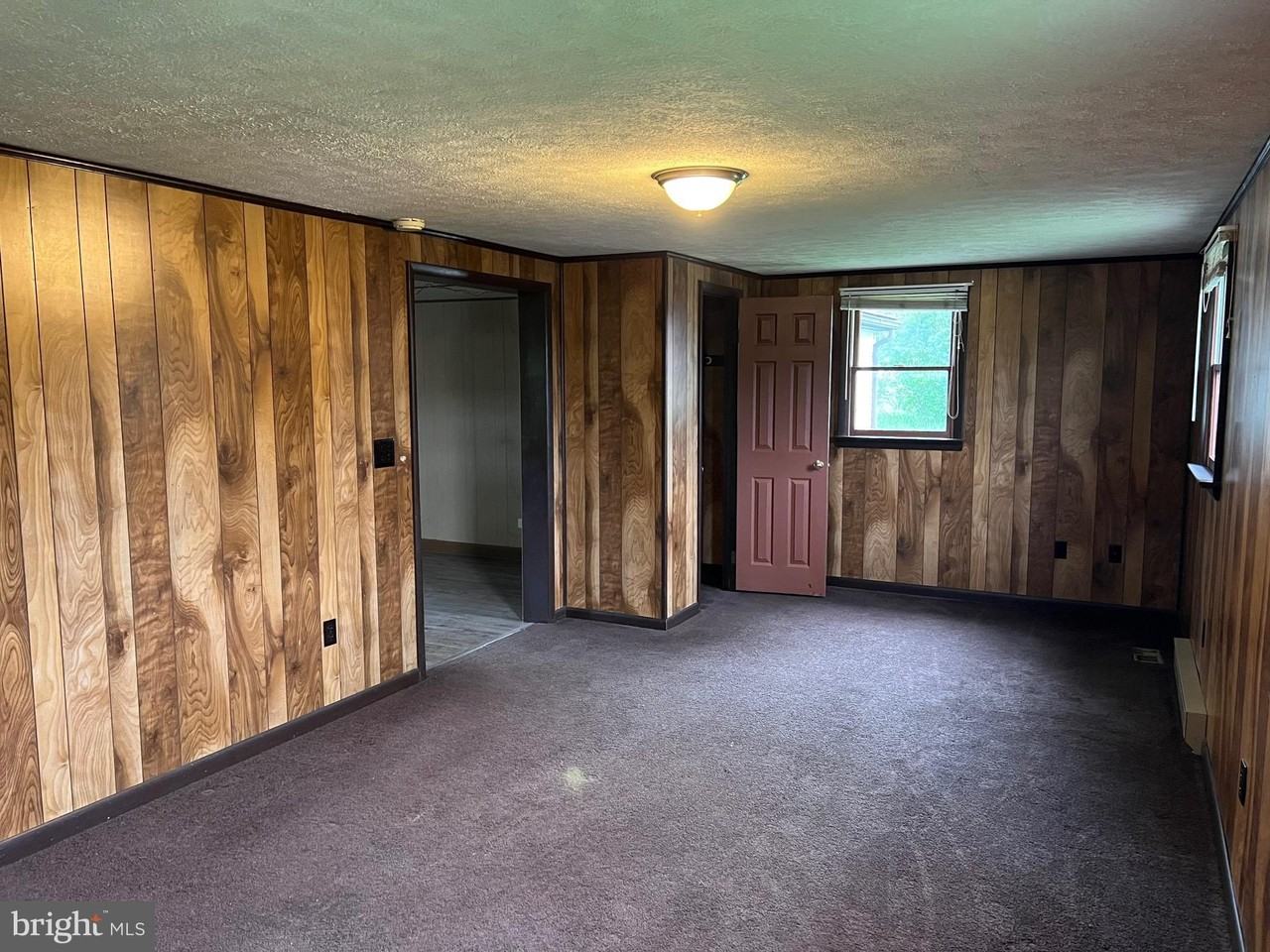 107 Sawmill Ct - Photo 2 of 13