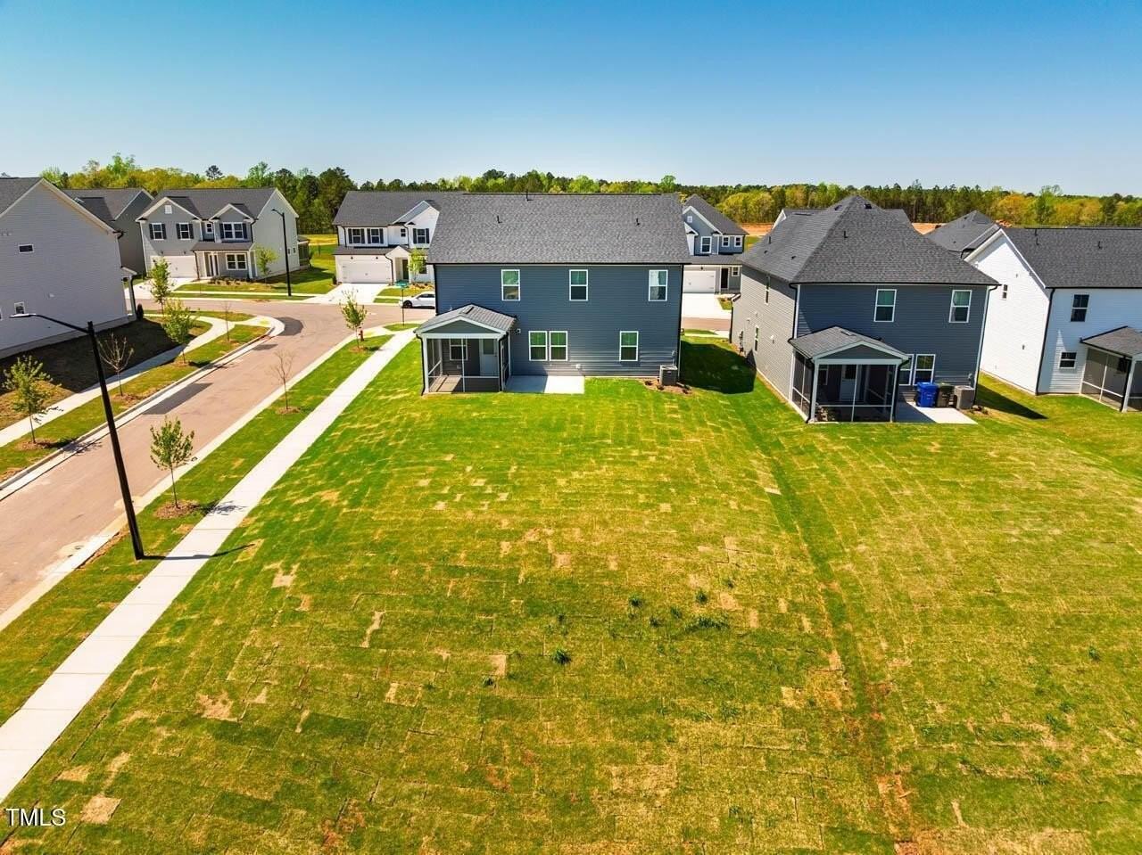 1400 Hollyview Ave - Photo 3 of 25