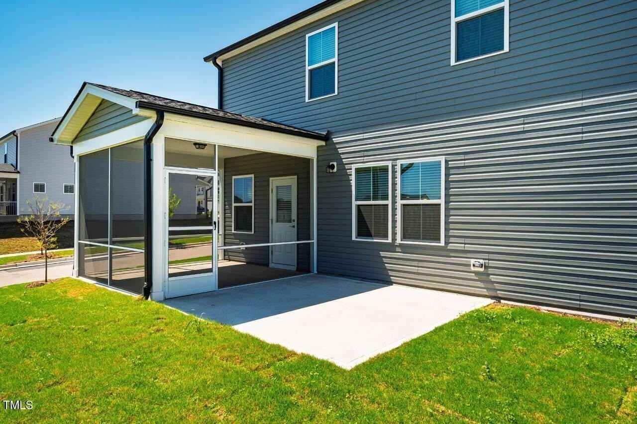 1400 Hollyview Ave - Photo 5 of 25