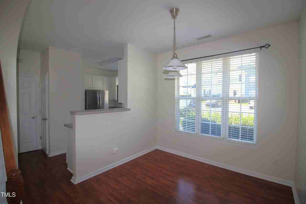 2201 Valley Haven Dr - Photo 6 of 16