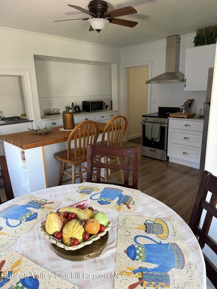 129 Main St #3 - Photo 2 of 8