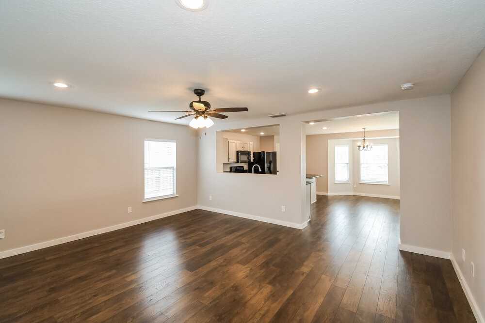 2139 Fresco Dr - Photo 4 of 17