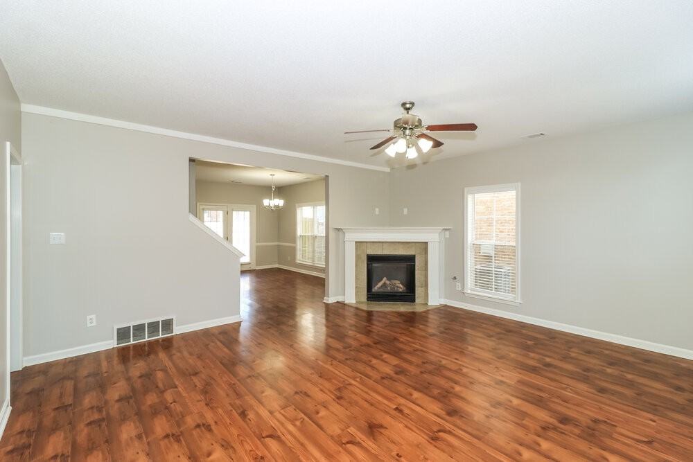 10176 Eveninghill Dr - Photo 5 of 20
