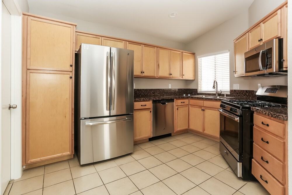 504 Stonehurst Dr - Photo 6 of 16