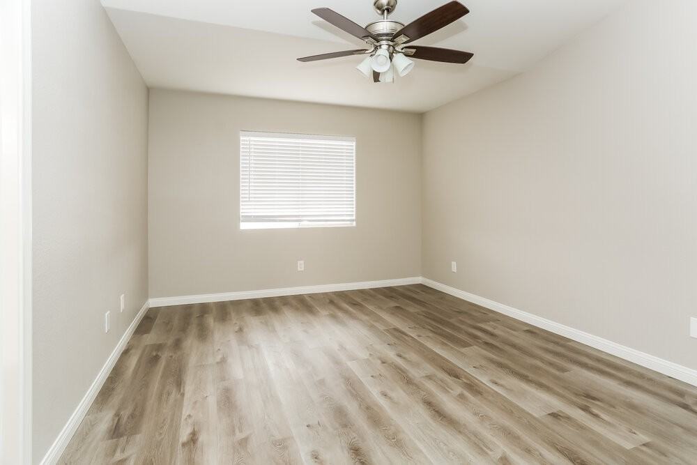 504 Stonehurst Dr - Photo 7 of 16