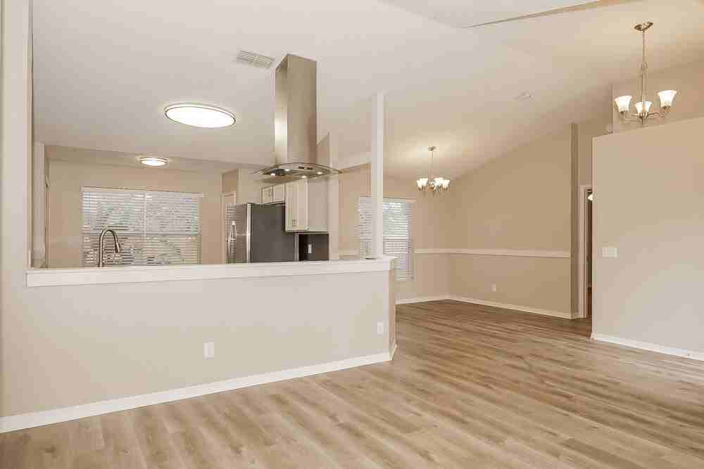 100 Bluebrook Ct - Photo 6 of 16