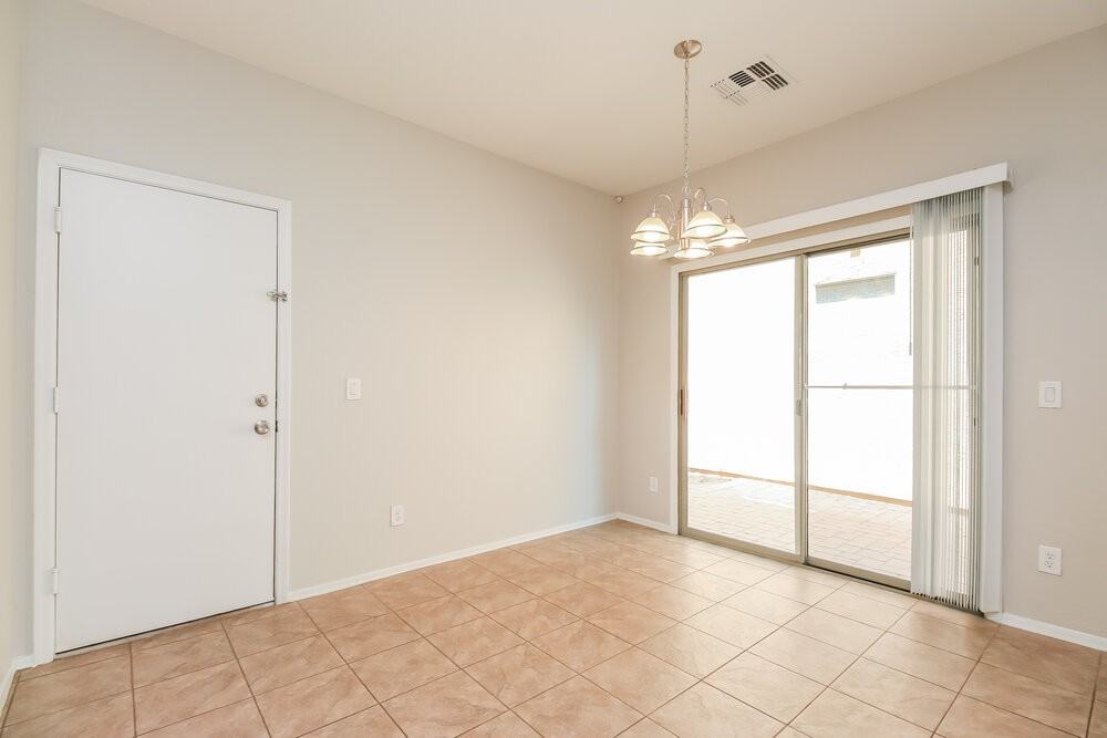 3884 E Santa Fe Ln - Photo 5 of 15