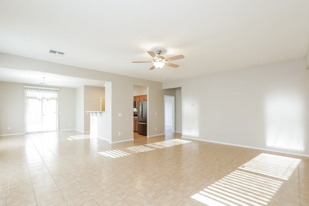 7333 W St Catherine Ave - Photo 4 of 16