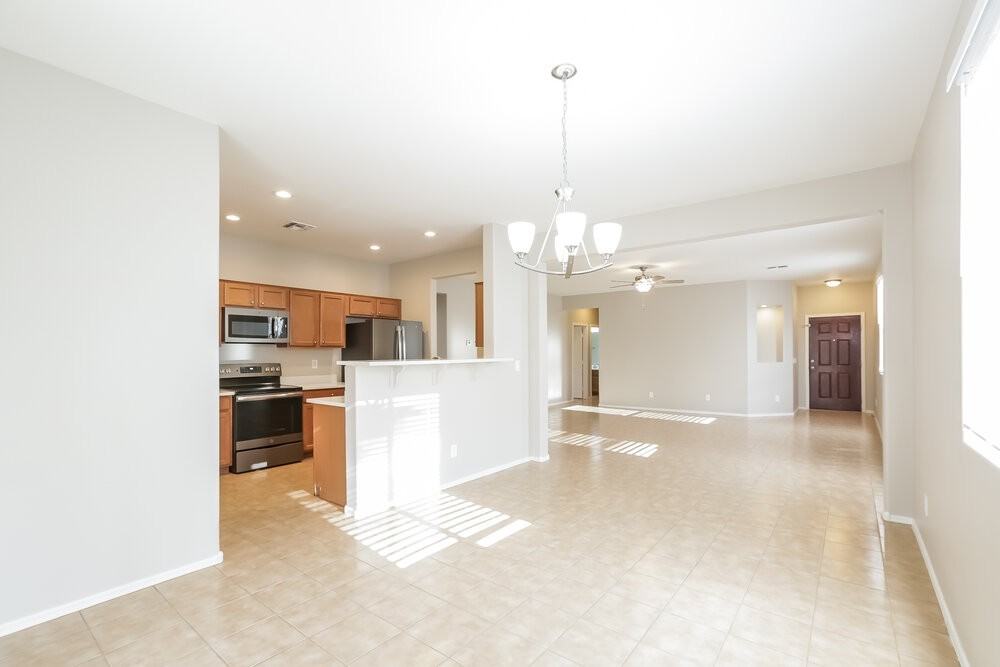 7333 W St Catherine Ave - Photo 6 of 16