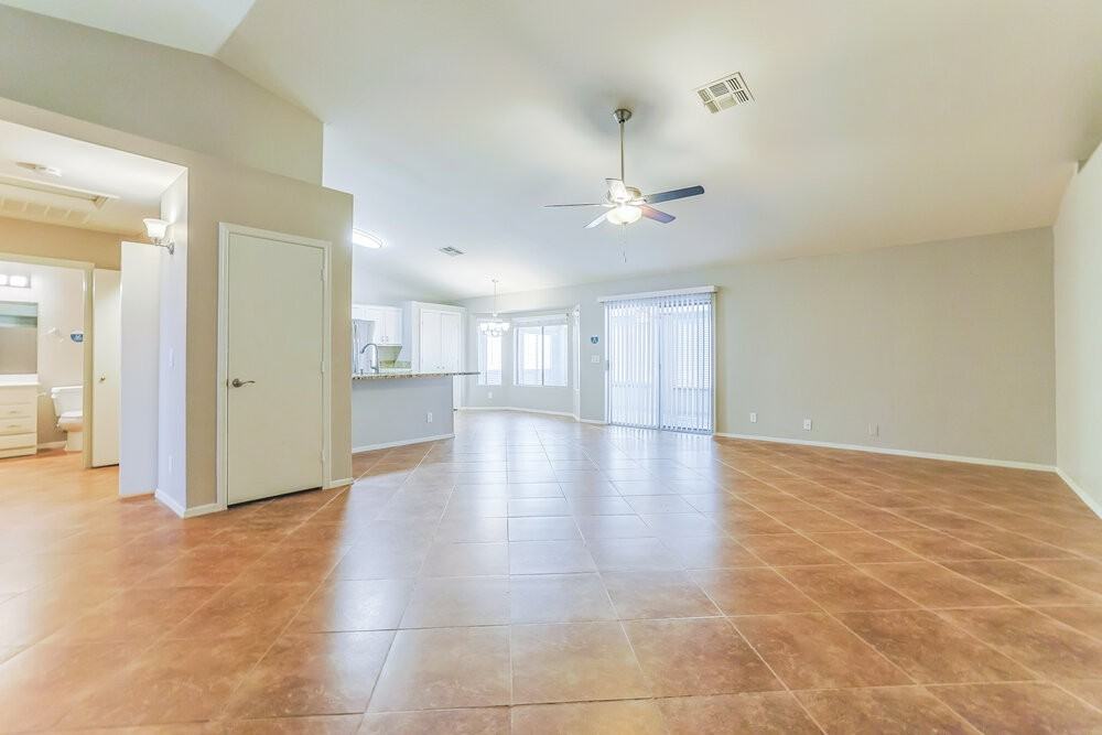 2047 E Brooks St - Photo 3 of 16