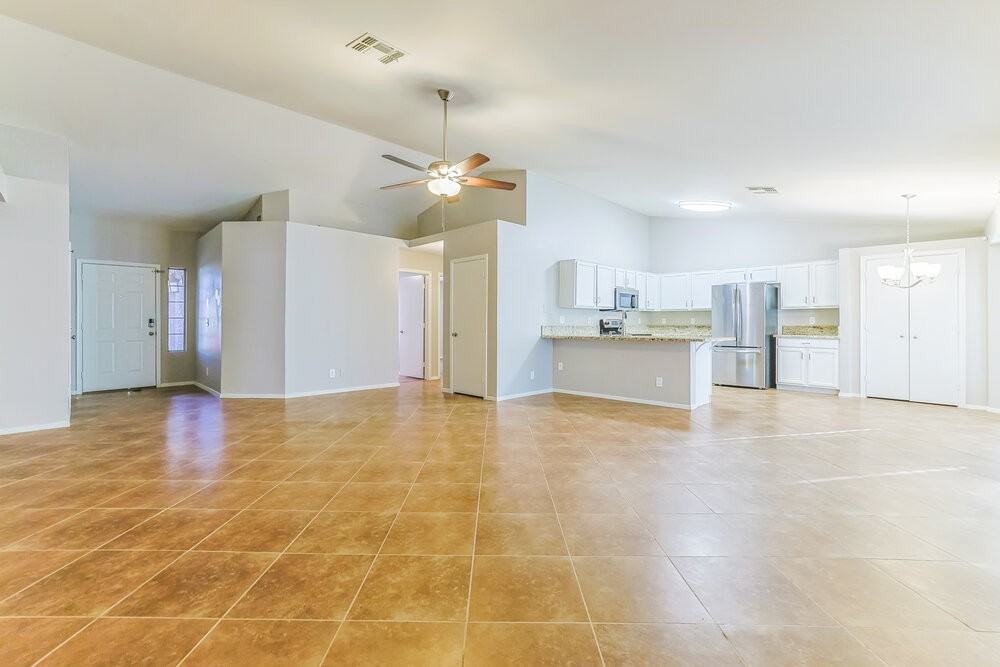 2047 E Brooks St - Photo 4 of 16