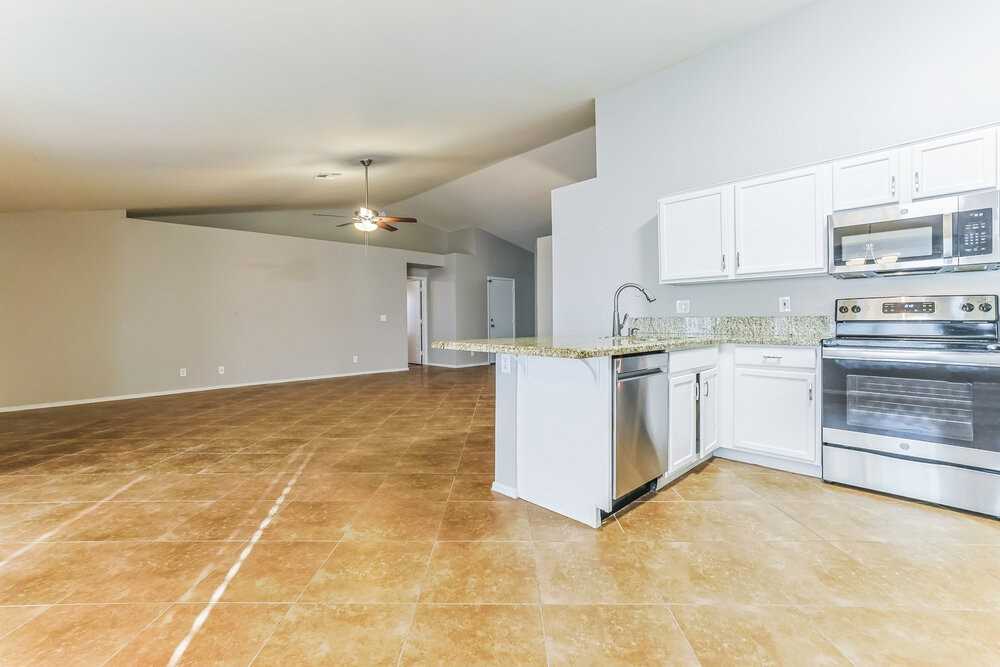 2047 E Brooks St - Photo 6 of 16