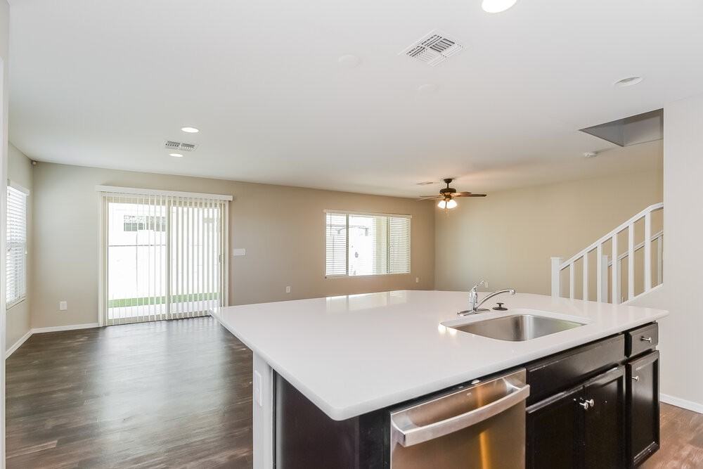 825 S Swallow Ln - Photo 7 of 17