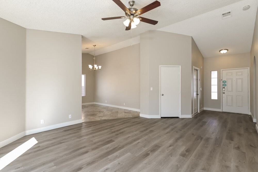 934 Wagon Train Dr - Photo 4 of 16