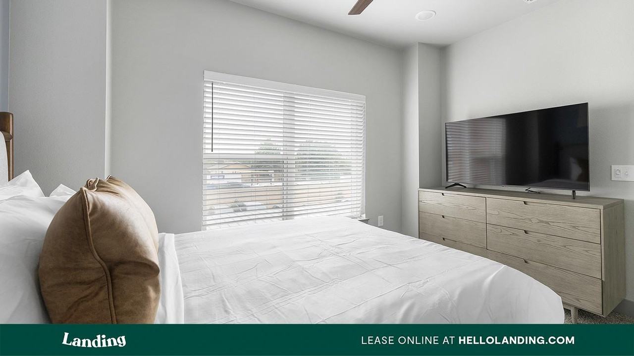 2422 S. Carrier Pkwy. - Photo 4 of 50