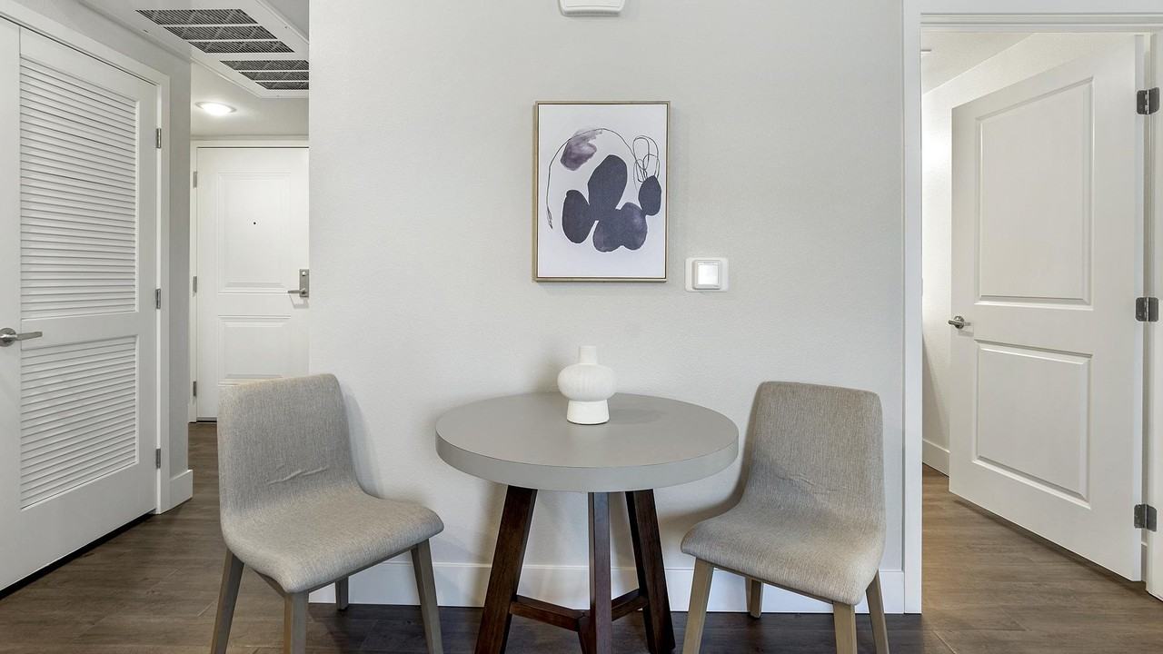 700 E Kilbourn Avenue - Photo 4 of 47