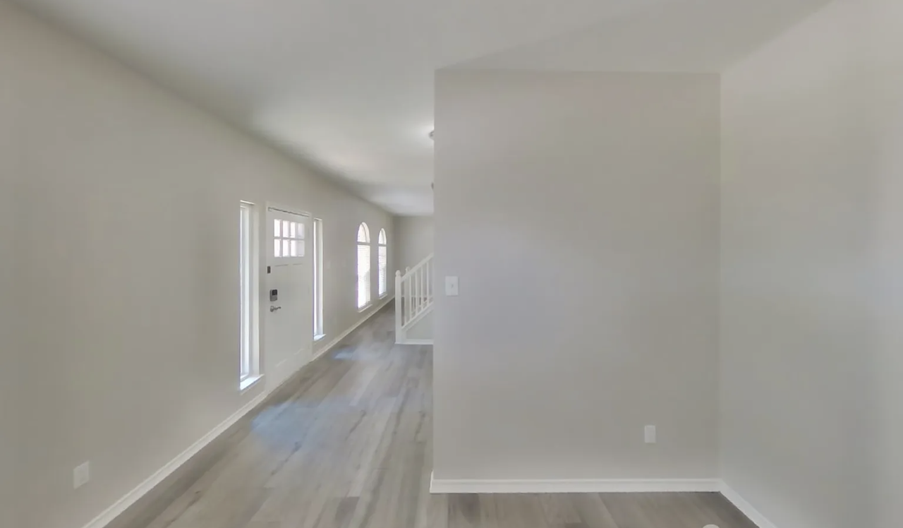 8402 Manchester Dr - Photo 4 of 11