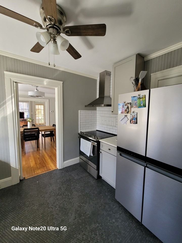 2224 Winona Ave - Photo 4 of 18