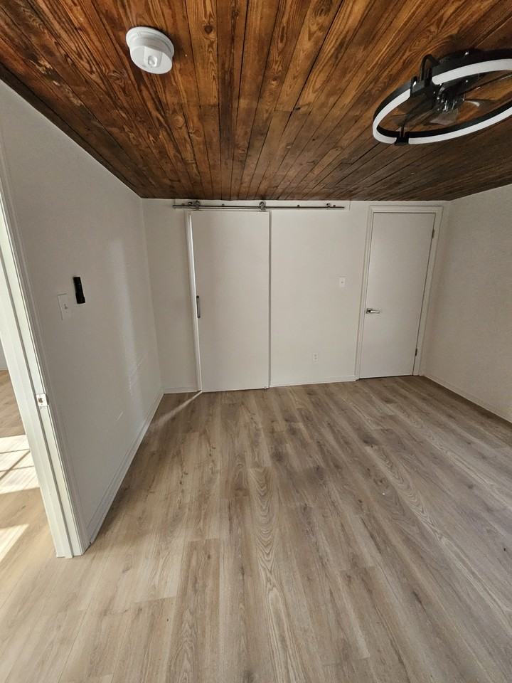 3200 51st Ave N - Photo 6 of 8