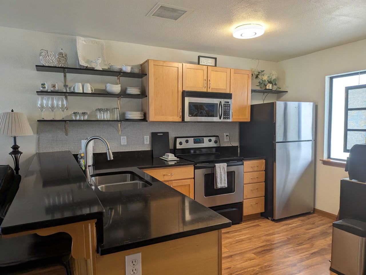 1040 Nw Naito Pkwy
