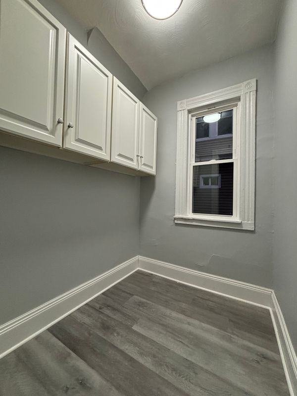 1158 Howard Ave - Photo 5 of 15