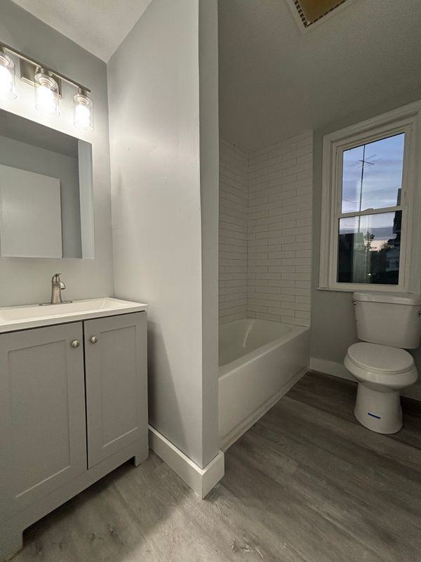 1158 Howard Ave - Photo 6 of 15