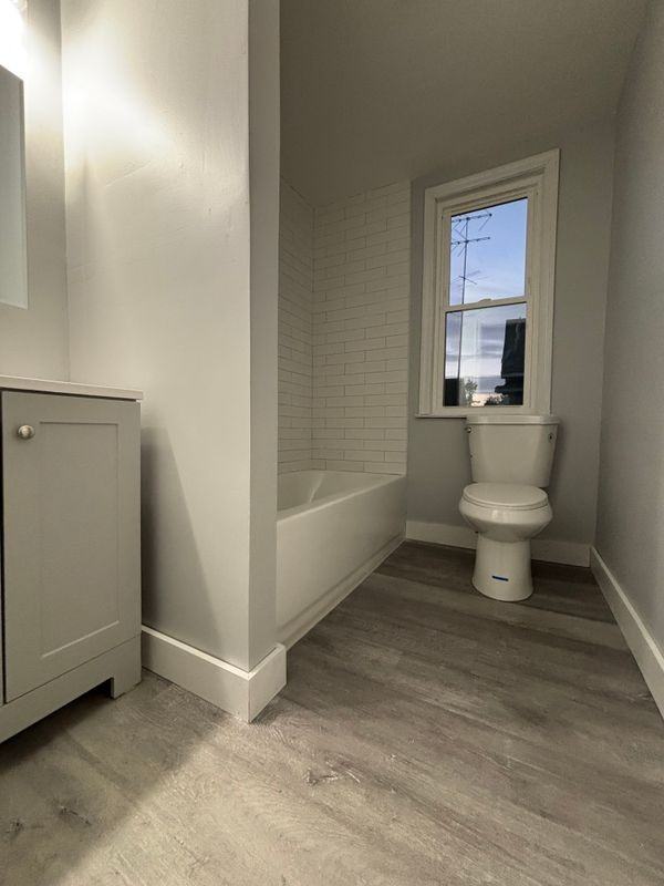 1158 Howard Ave - Photo 7 of 15