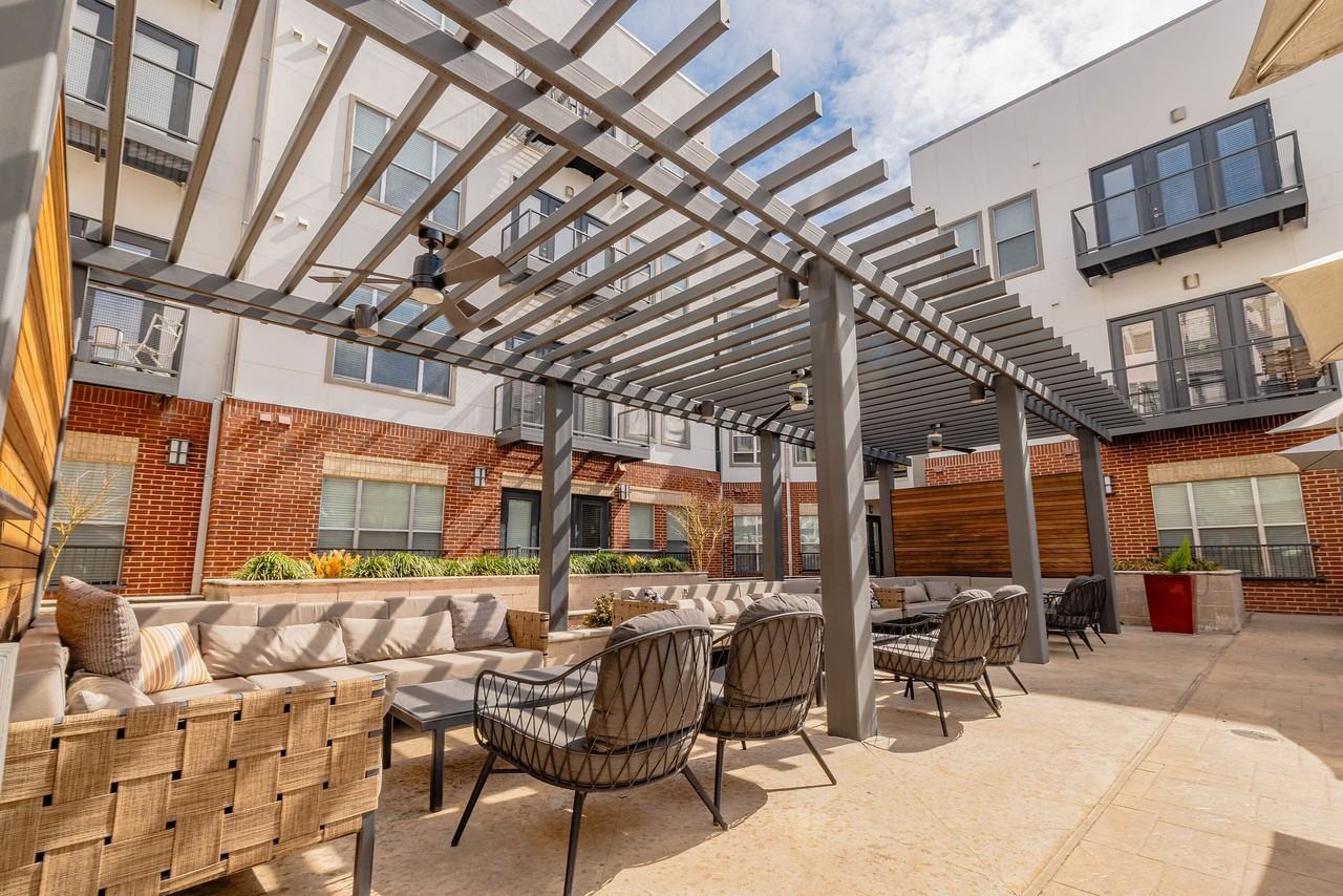 2929 Wycliff - Photo 5 of 30