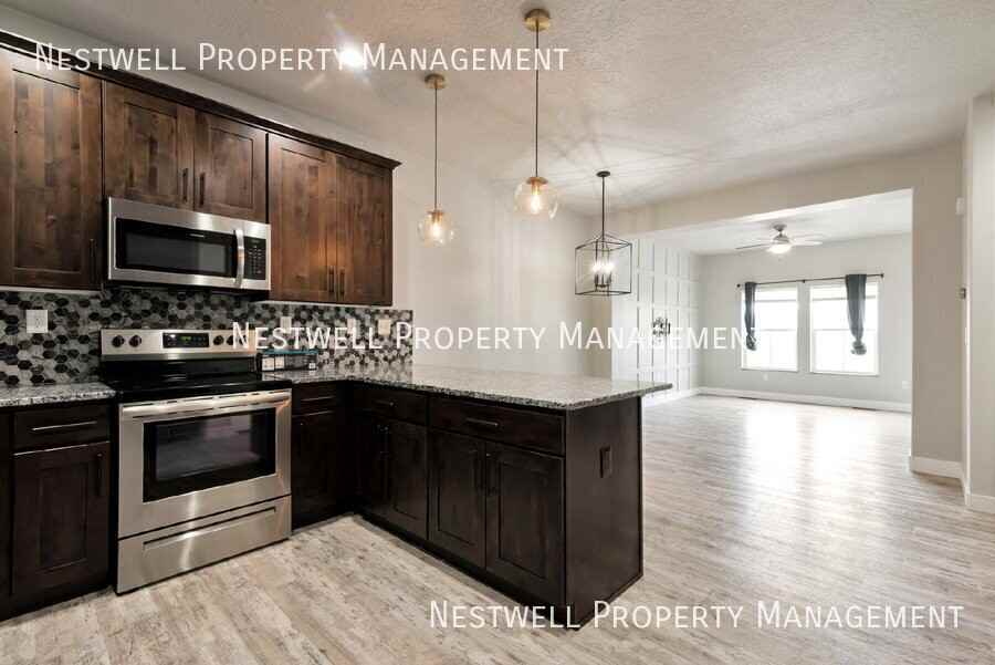 323 N 725 E - Photo 6 of 22