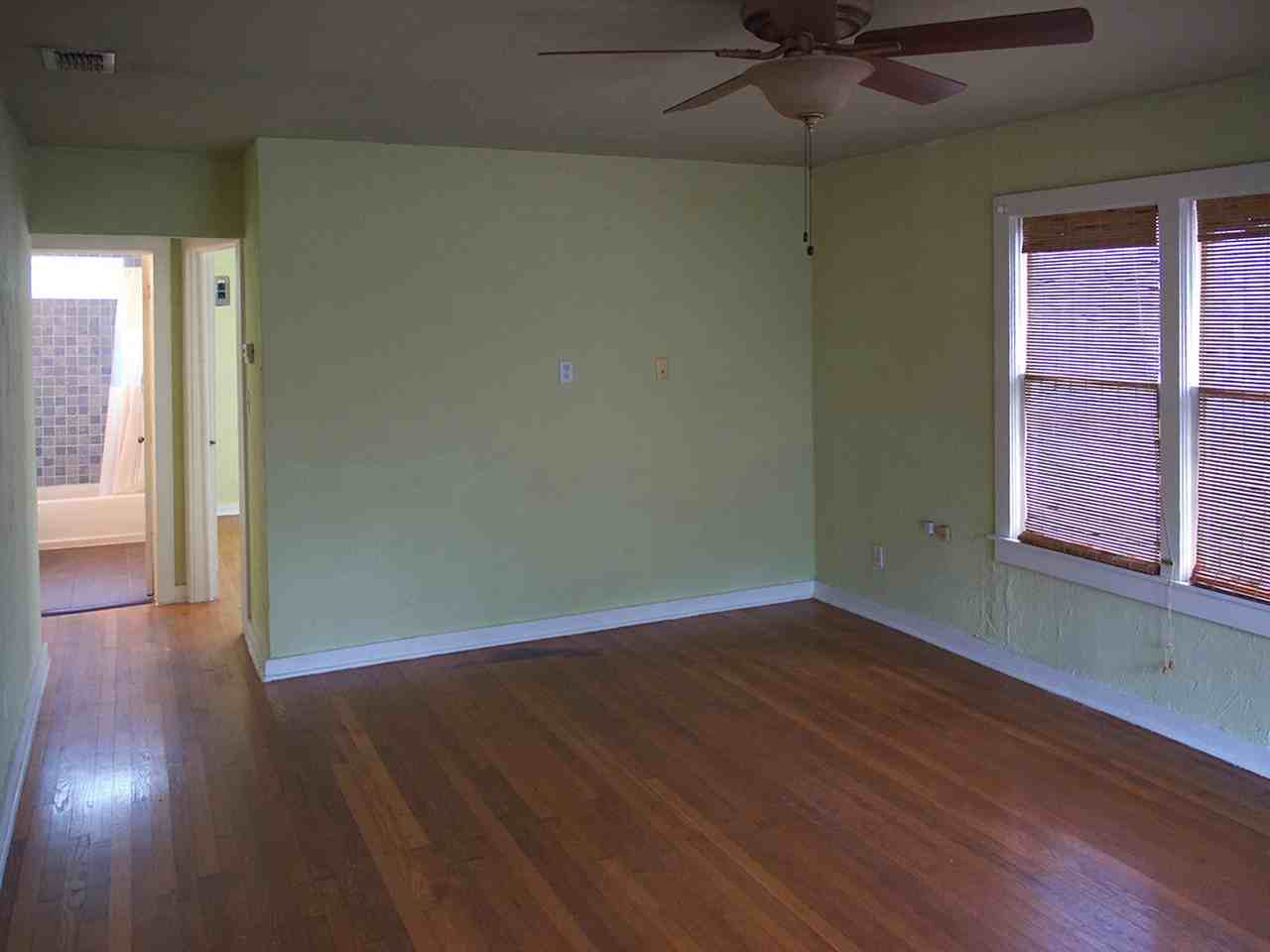 208 N 8th St - Photo 4 of 12