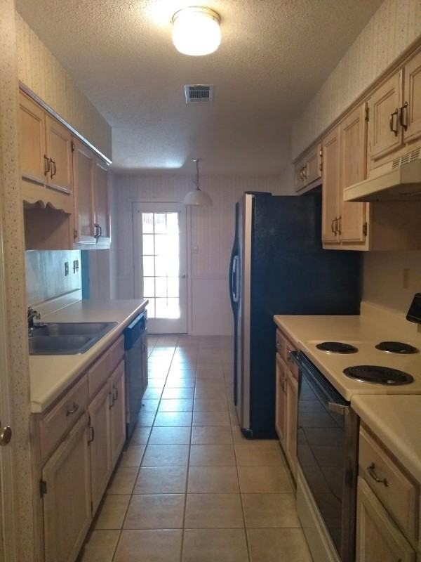 1685 Beaver Trail Dr - Photo 3 of 9