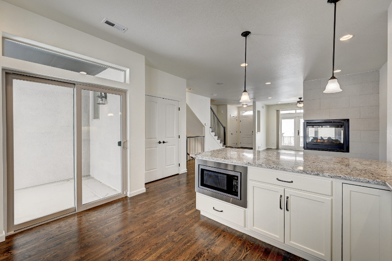 15509 W Washburn Ave - Photo 4 of 12