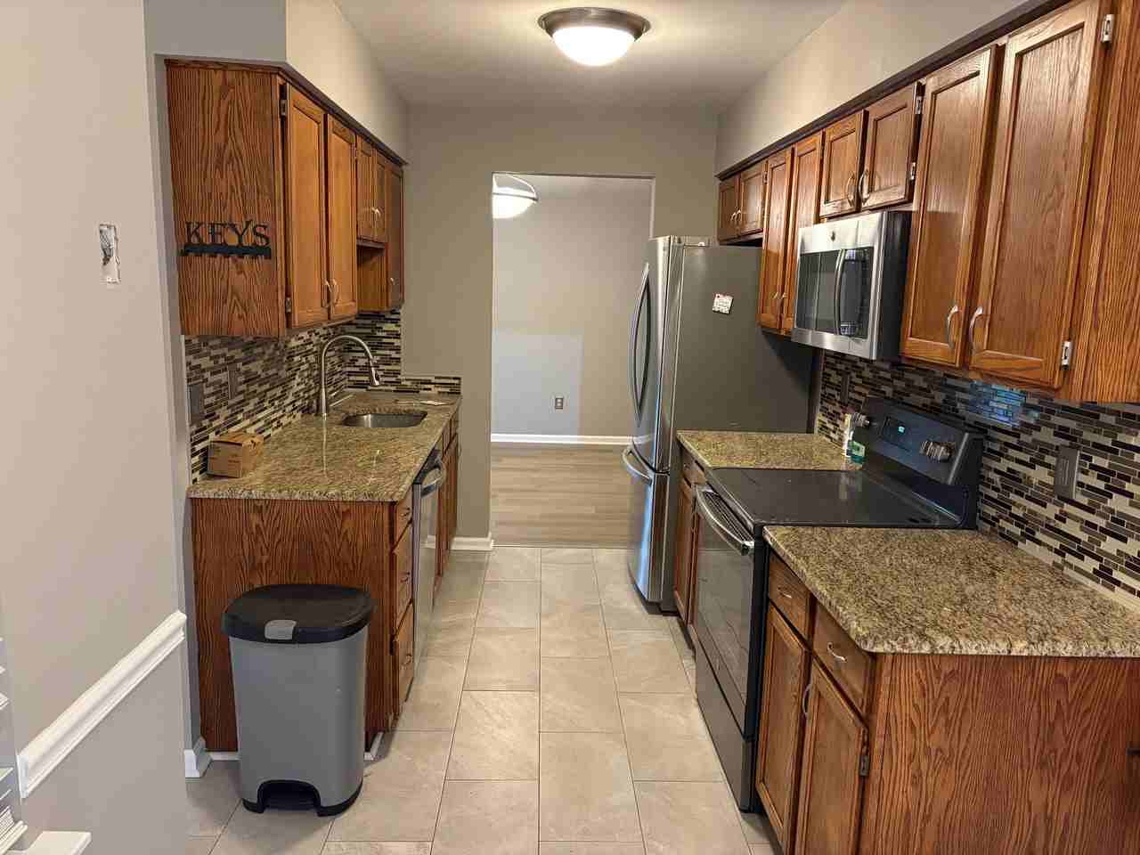 2403 Doral Dr - Photo 4 of 17