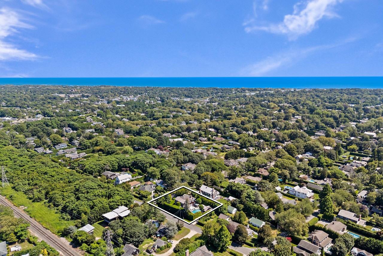 231 Halsey St - Photo 5 of 30