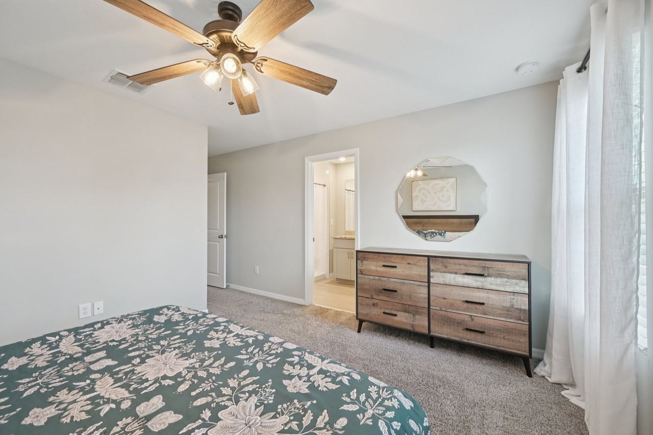 5820 Ocean Isle Dr - Photo 4 of 50