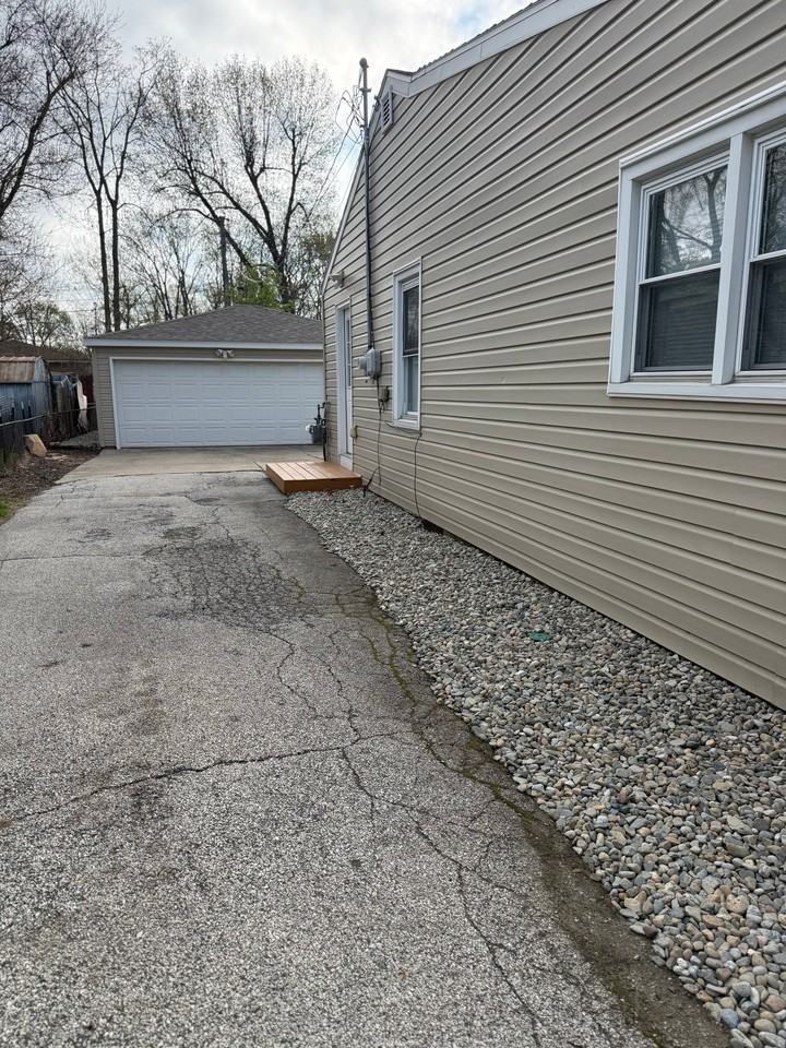 2793 Bryant St - Photo 2 of 17