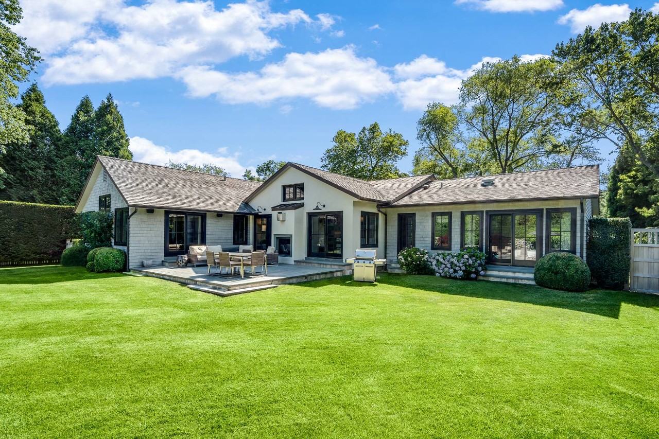 CEDAR COURT - Photo 3 of 15