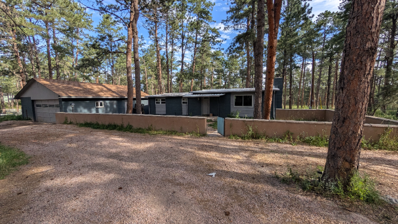 6530 Burrows Rd - Photo 2 of 24
