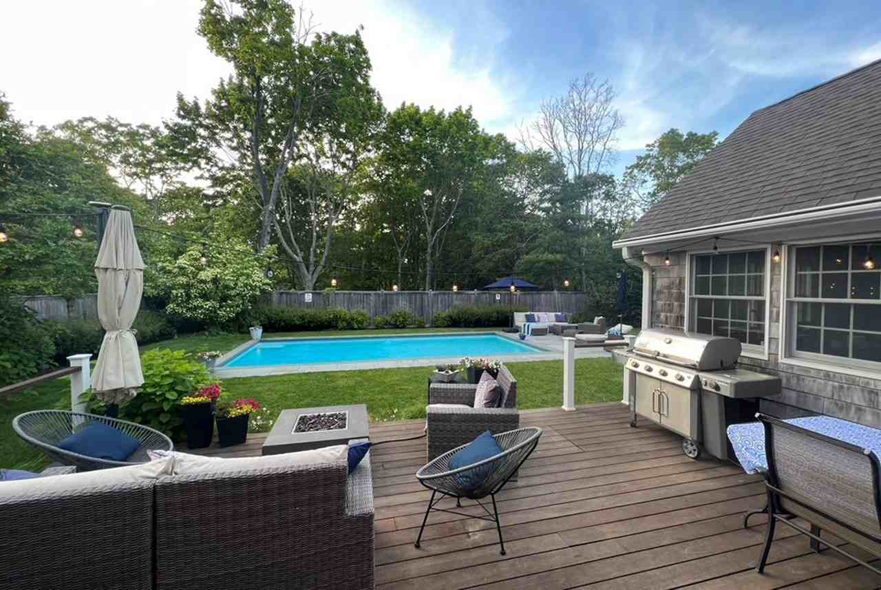 61 Long Beach Ln