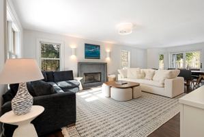 featured image of 19 Dawnwood Ln