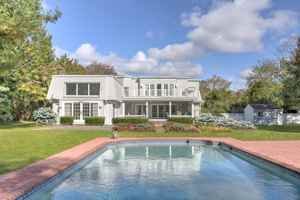 featured image of 140 Ox Pasture Rd