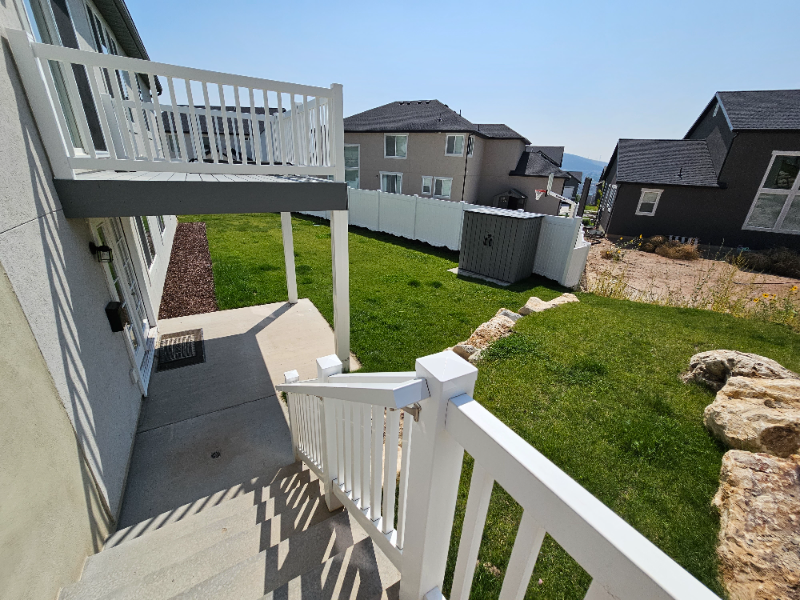 439 N Hill View Dr - Photo 2 of 50