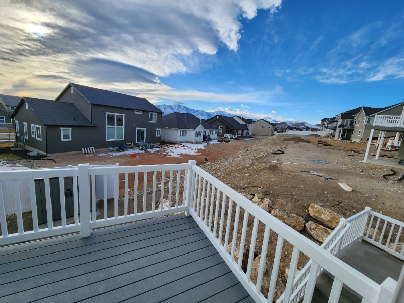 439 N Hill View Dr - Photo 3 of 50