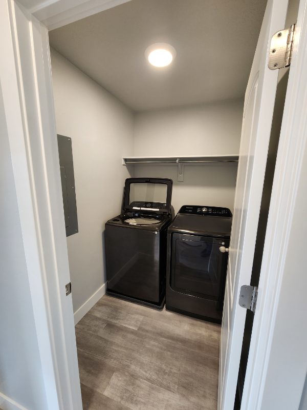 439 N Hill View Dr - Photo 7 of 50