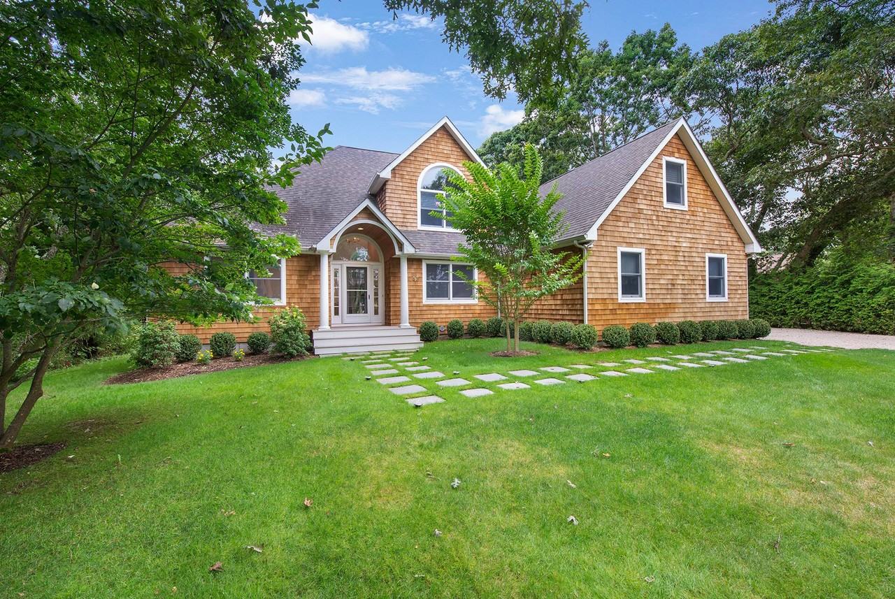 57 Spring Pond Ln