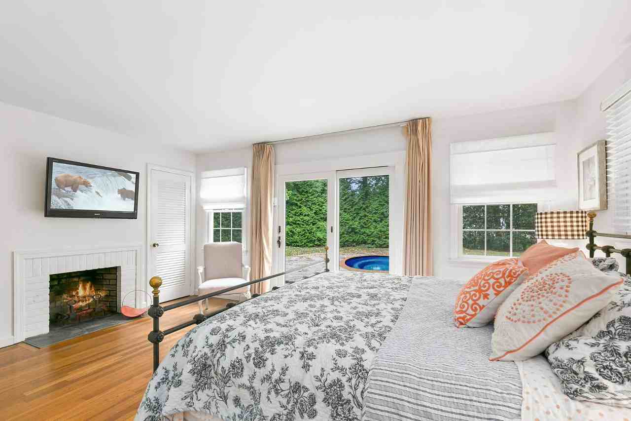 669 Hill St - Photo 7 of 12