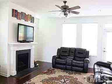 5319 Cambridgeshire Loop - Photo 4 of 30