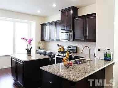 5319 Cambridgeshire Loop - Photo 7 of 30