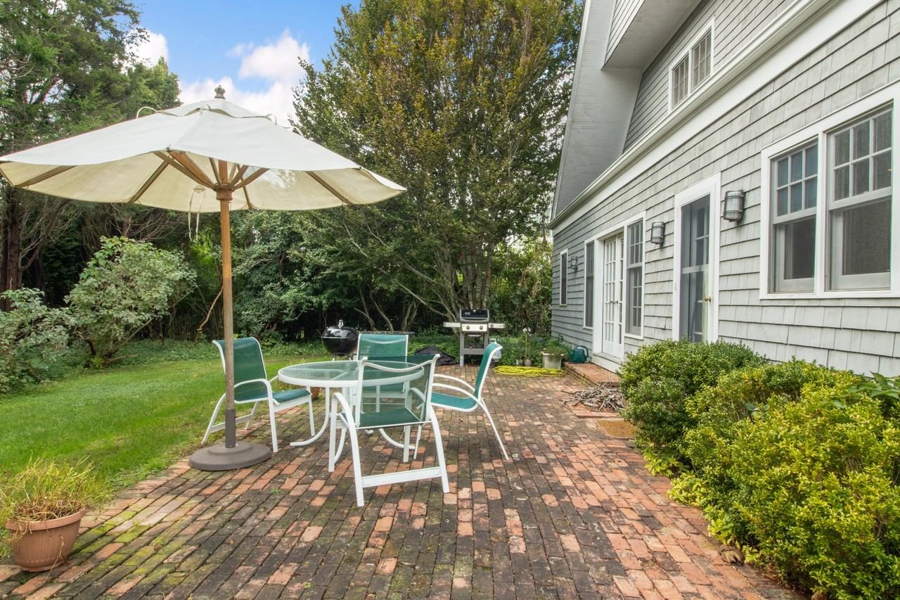 64 S Hill St - Photo 3 of 13